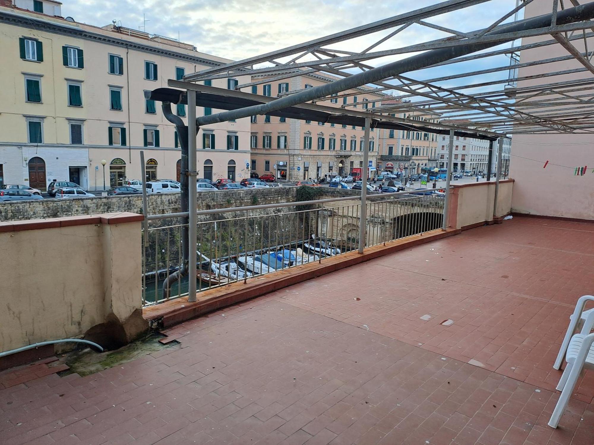Giappone Inn Flat Ливорно Экстерьер фото