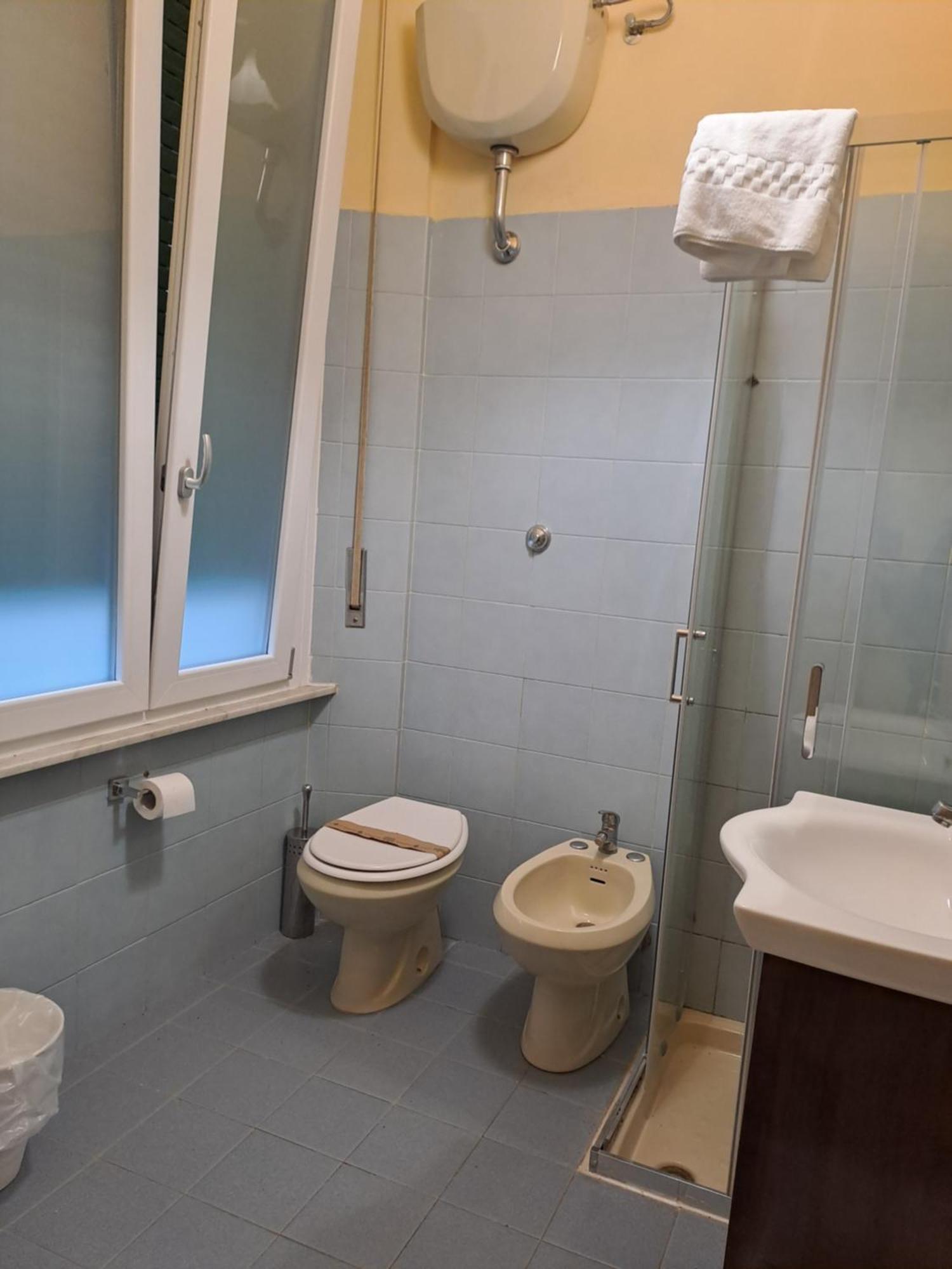 Giappone Inn Flat Ливорно Экстерьер фото